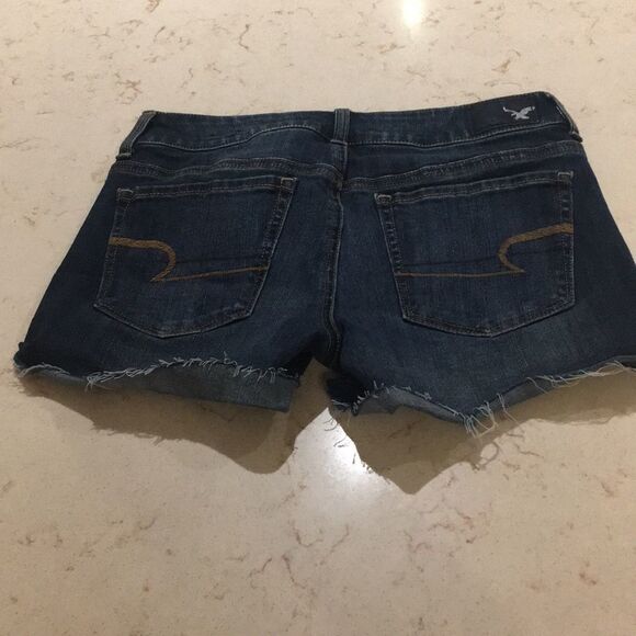 American Eagle shortie fray jean shorts SZ 2 - Picture 7 of 8